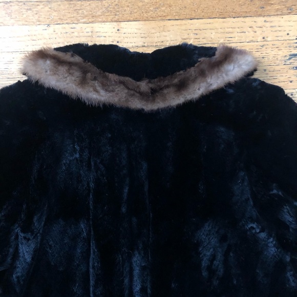 VINTAGE 40’s 50’s BLACK FUR COAT WITH MINK COLLAR - Picture 7 of 8